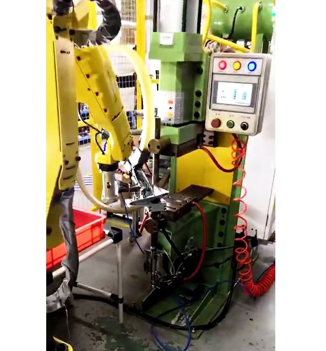 機(jī)器人螺母螺柱焊接 機(jī)器人螺母螺柱焊接