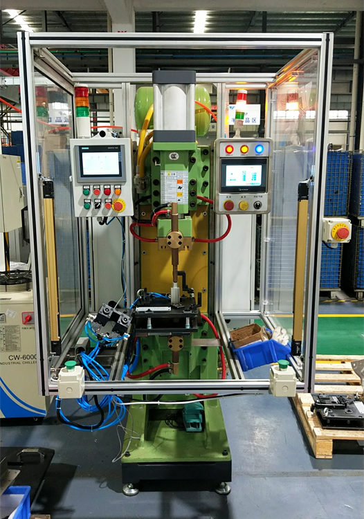 中頻點焊機配置“安全光幕防護罩” 中頻點焊機配置“安全光幕防護罩”