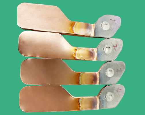 銅軟連接和鎳片擴(kuò)散焊，4個(gè)產(chǎn)品同時(shí)焊接